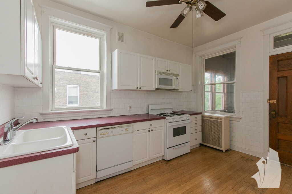 Building Photo - 1210 W Addison St