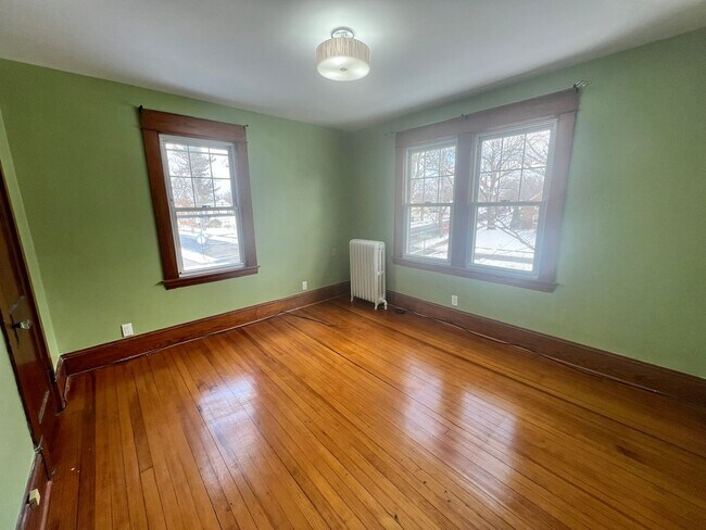 Building Photo - 184 Hartford Terrace
