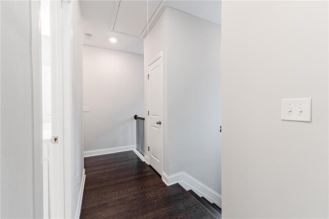 Building Photo - 3634 Via Nuova Ln