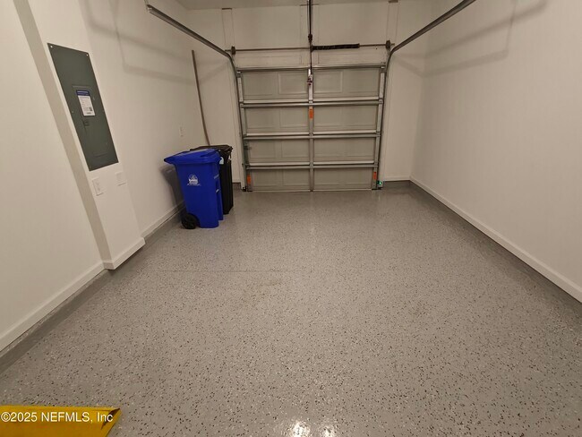 Building Photo - 114 Summer Moon Dr