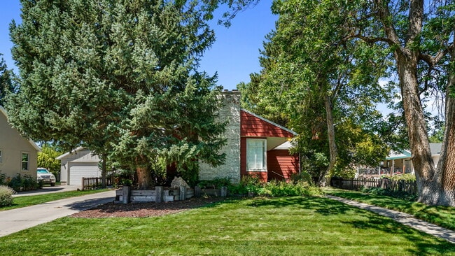 Building Photo - 1275 E Lavon Dr