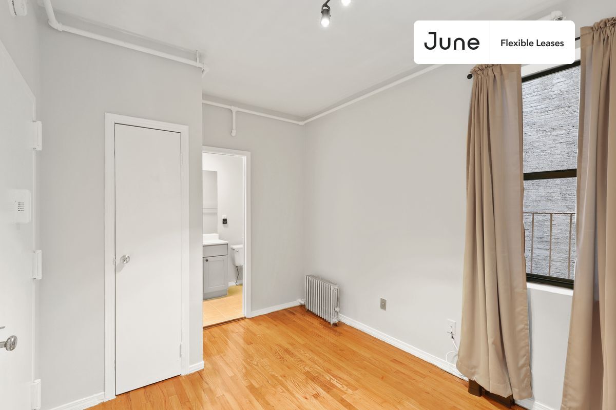 Building Photo - 247 W 63rd St
