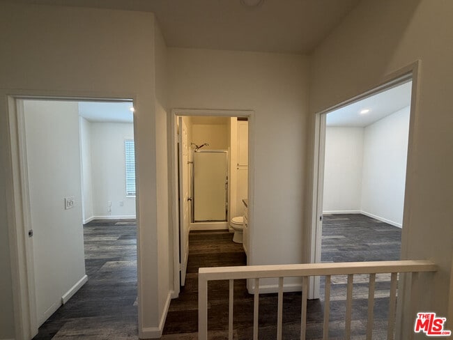 Building Photo - 1127 Glenville Dr