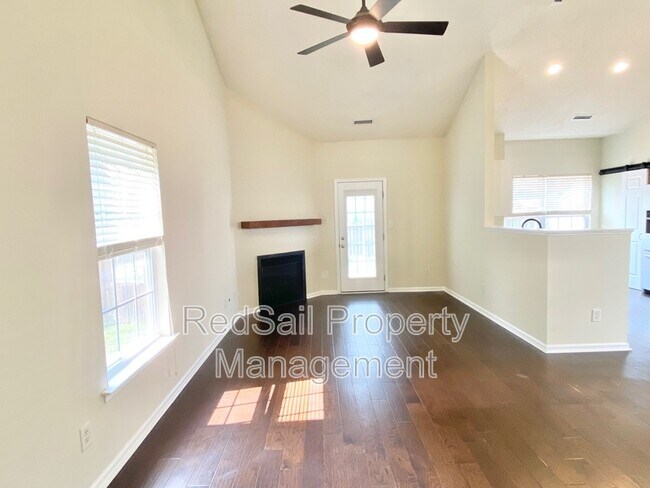 Building Photo - 405 Holmes Blvd