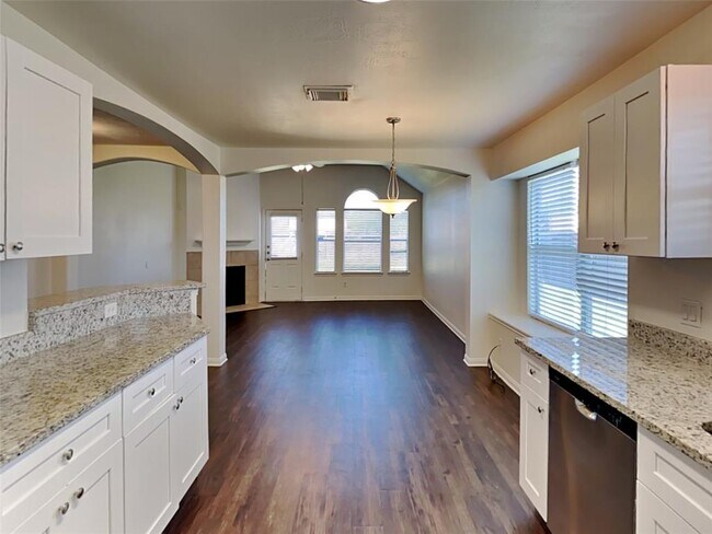 Building Photo - 4002 Ashview Ln