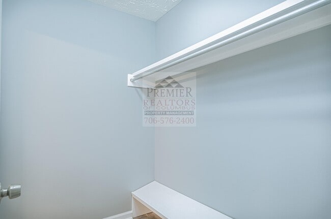 Building Photo - 5724 Sanford Ave