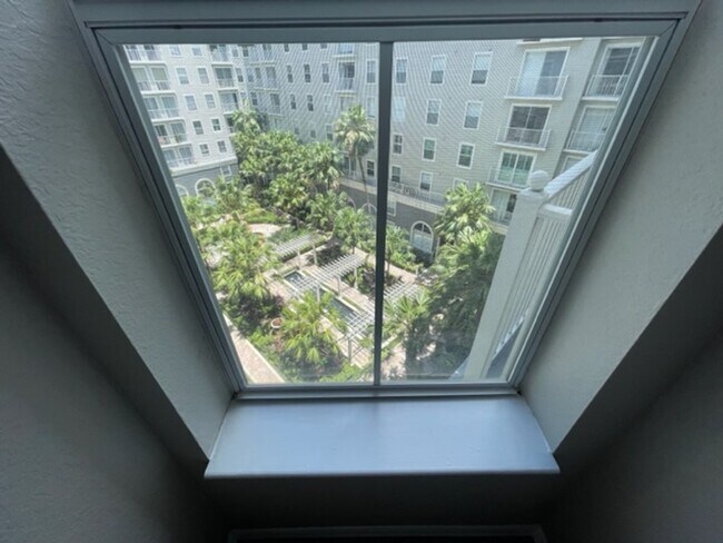 Building Photo - 700 S Harbour Island Blvd