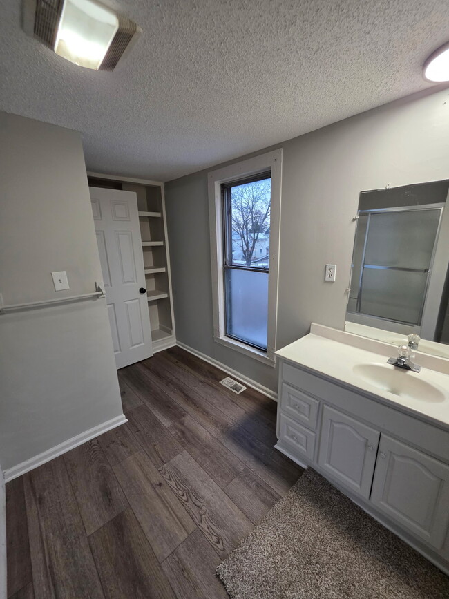 Building Photo - 1008 Kenilworth Ave