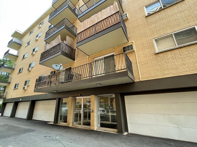 Building Photo - 7428 Washington St