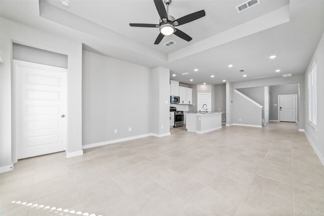 Building Photo - 7246 Clearwater Cv Dr