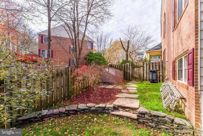 Building Photo - 12165 Abbey Glen Ct