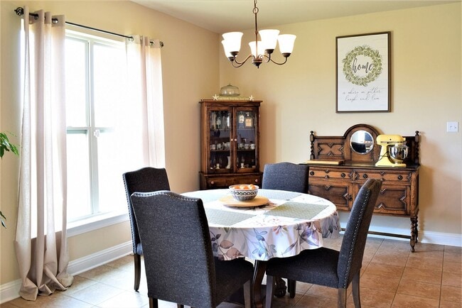 Building Photo - 324 Camelback Dr