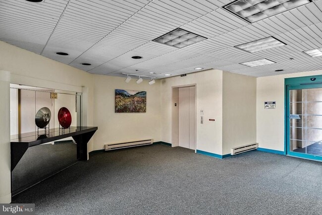 Building Photo - 6070 Main St