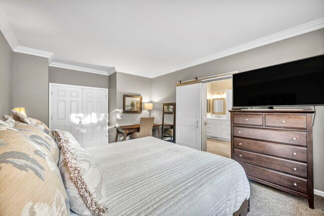 Building Photo - 4731 Ellicott Wy