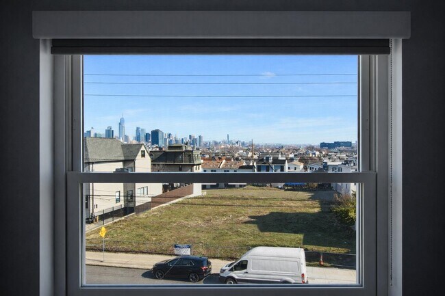 Building Photo - 335 Arlington Ave