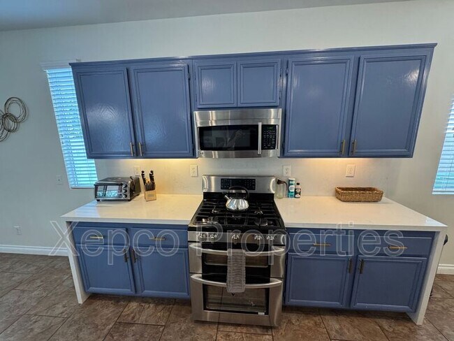 Building Photo - 80746 Diamondback Trail