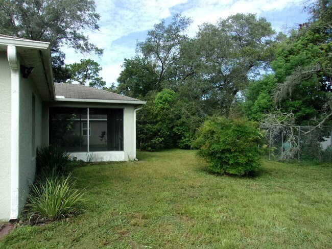 Building Photo - 14237 Spring Hill Dr