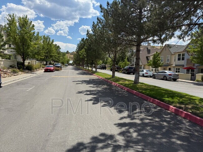 Building Photo - 1678 Lone Oak Trail