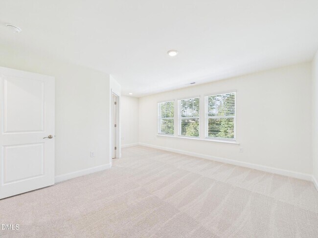 Building Photo - 458 Channel Drop Dr