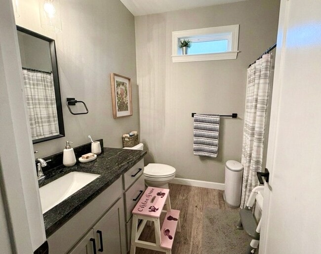 Building Photo - Modern Ranch Style Home in Quiet Neighborhood