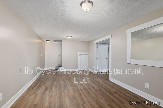 Building Photo - 7331 48th Ave