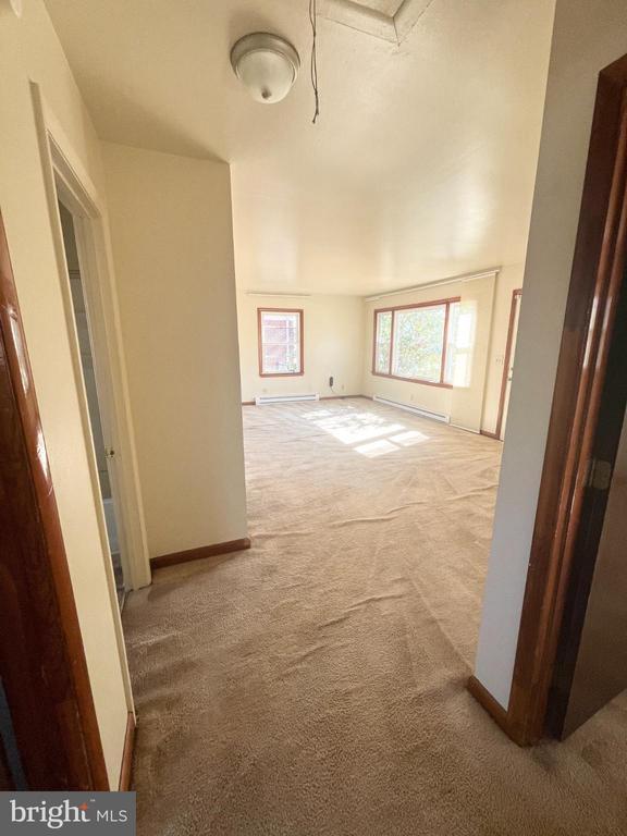 Building Photo - 123 Early St