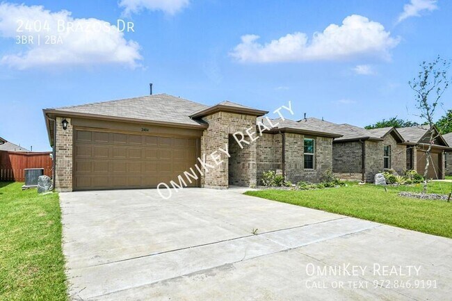 Building Photo - 2404 Brazos Dr