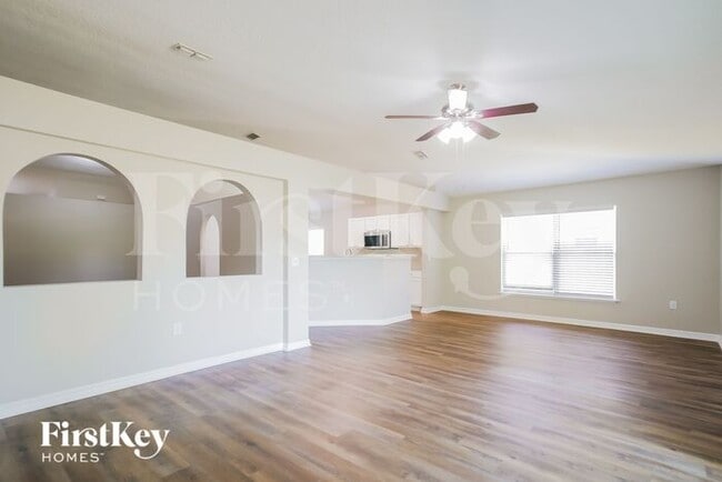 Building Photo - 117 King Arthur Ct