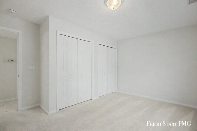 Building Photo - 2107 Blue Bell Way