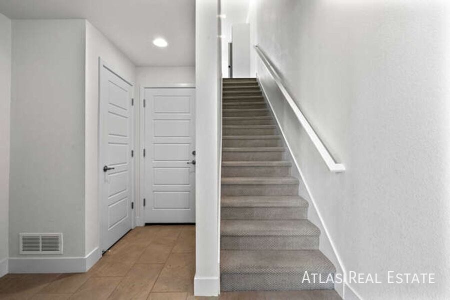 Building Photo - 7856 W 43rd Pl