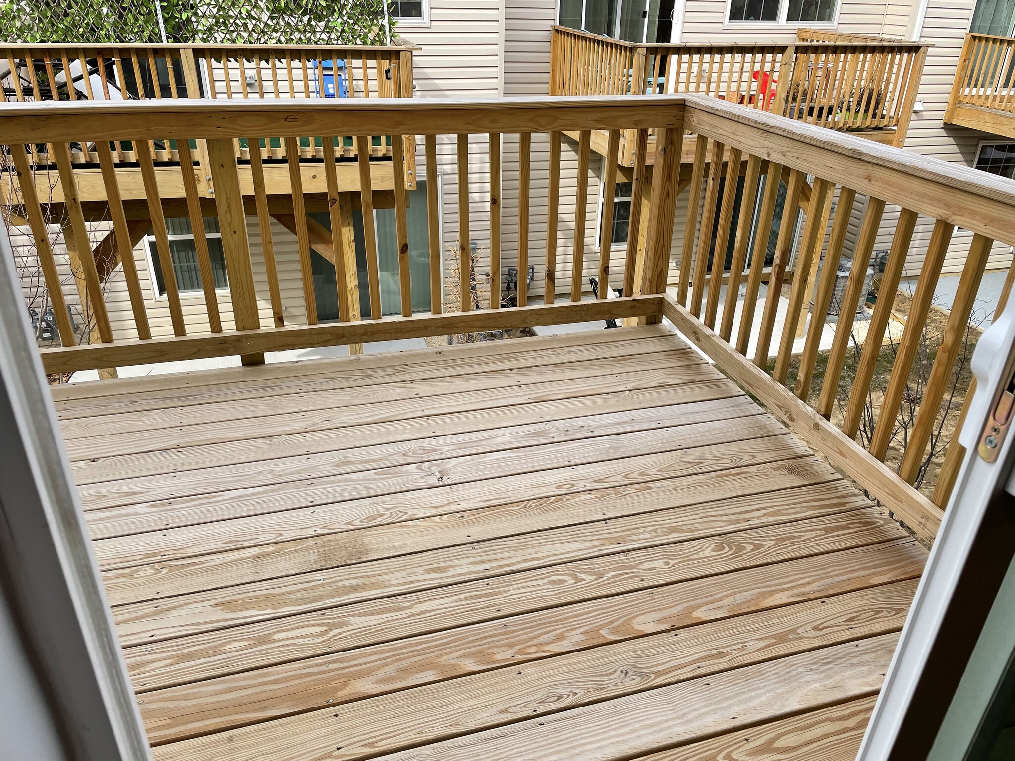 Building Photo - 504 E International Rd