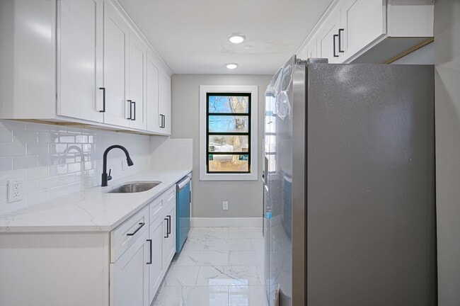 Building Photo - 427 Browns Rd