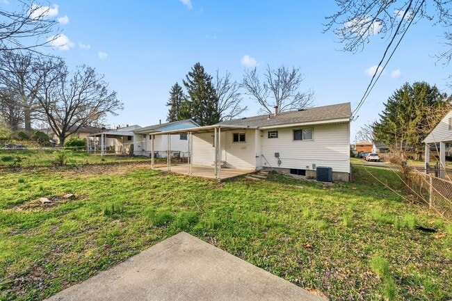 Building Photo - 133 Perthshire Rd