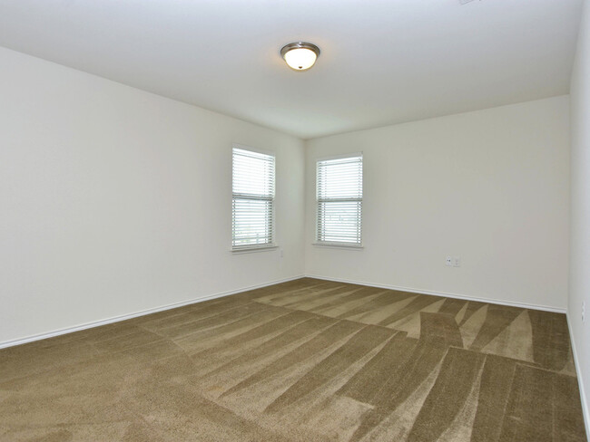 Building Photo - Inviting two story home in Berdoll Farms.