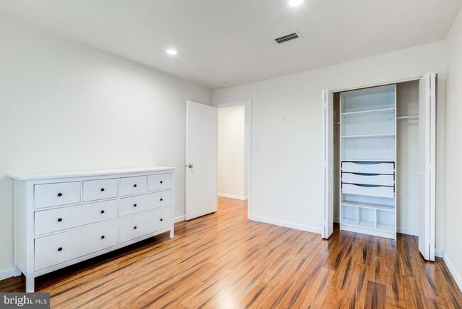 Building Photo - 421 Wendover Dr