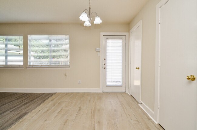 Building Photo - 3935 Federal Ln