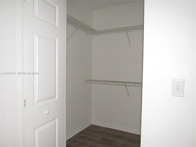 Building Photo - 2401 W Preserve Way