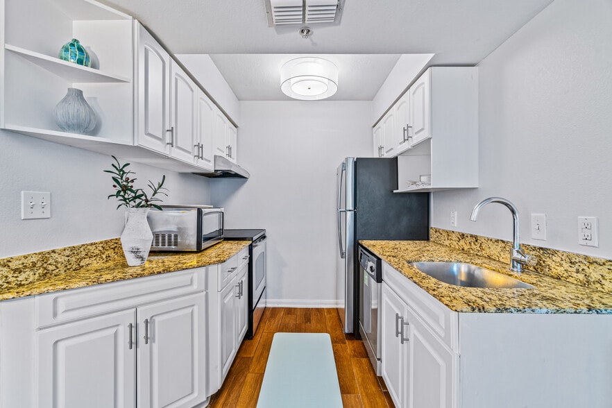 Building Photo - Bridgewater Court