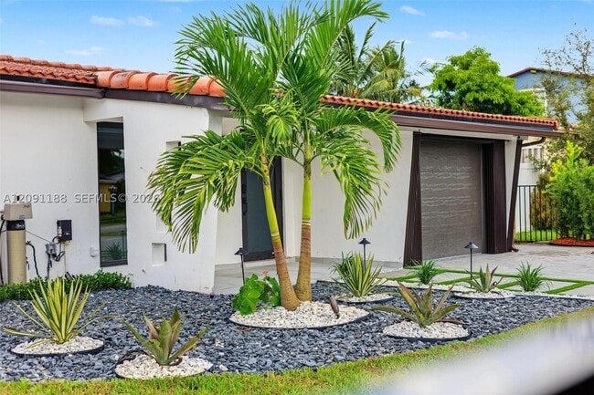 Building Photo - 4611 SW 34th Dr