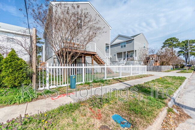 Building Photo - 9553 14th Bay St