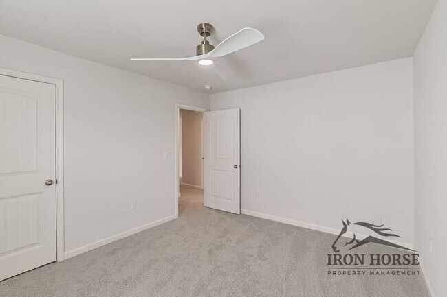 Building Photo - 835 Baker View Ln