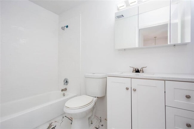 Building Photo - 512 Fieldwood Dr NW