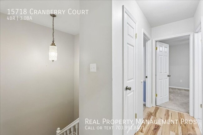 Building Photo - 15718 Cranberry Ct
