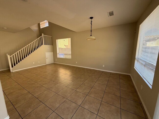 Building Photo - Beautiful Home for Rent in Avondale!