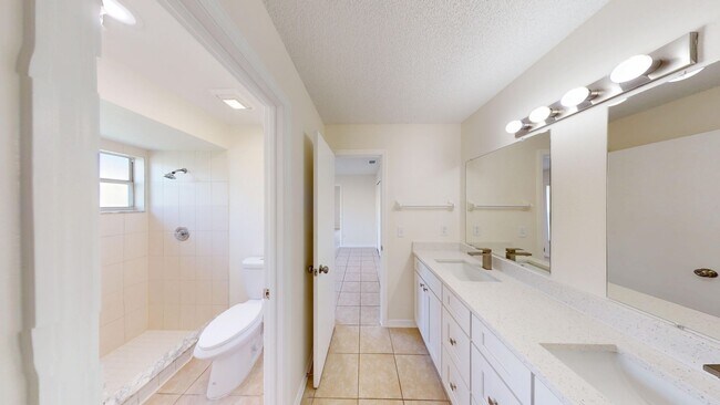 Building Photo - 4Br/ 2Bath Home In Clermont - Available Now!