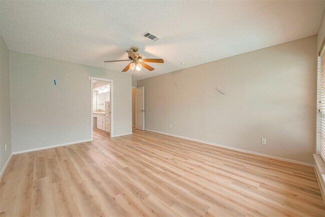 Building Photo - 15511 Rana Ct