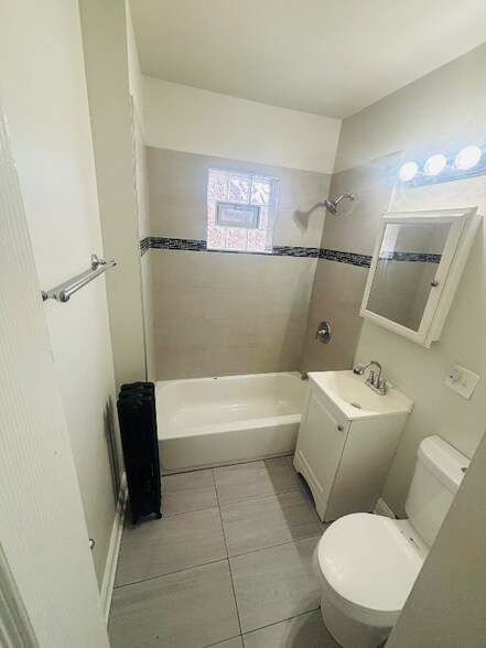 Building Photo - 6 W 111th Pl