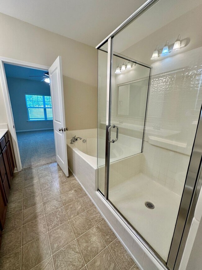 Building Photo - 840 Parnell Ct