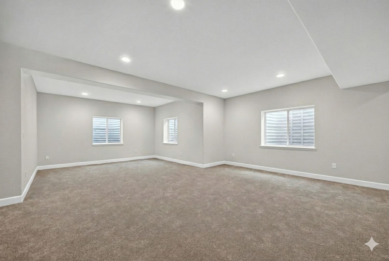 Building Photo - 590 Pikes View Dr