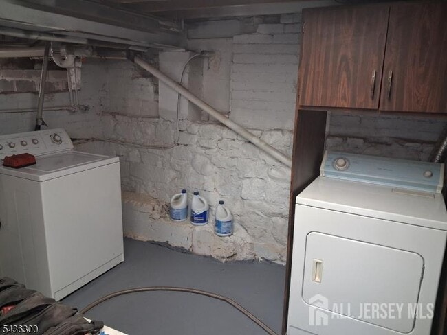 Building Photo - 285 Cedar Grove Ln